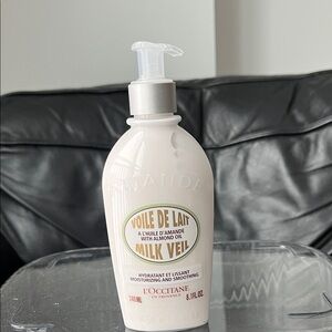 L'OCCITANE Almond Milk Veil Lotion - White